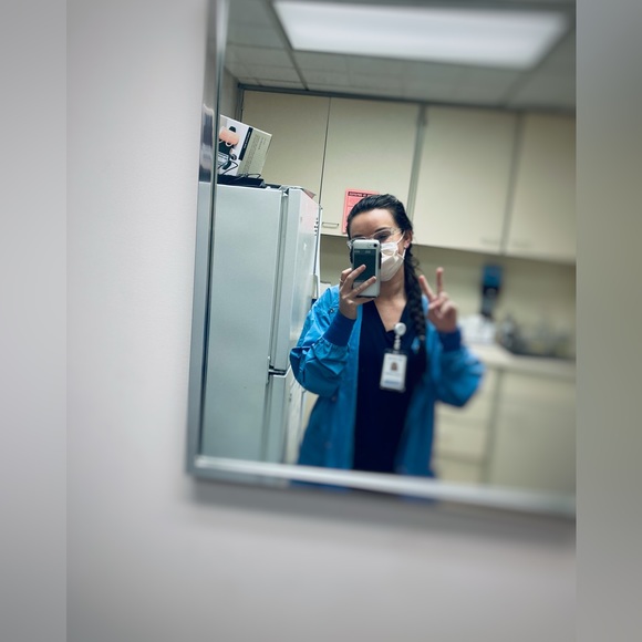 Meet your Posher, Sarah - Picture 1 of 1